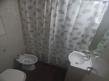 Departamento en Alquiler – 2 Amb con Balcón FLORES