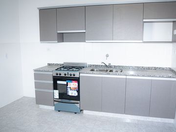 Venta Semipiso, 4 ambientes en Flores, con balcón