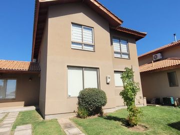 Casa en venta  en MACHALÍ
