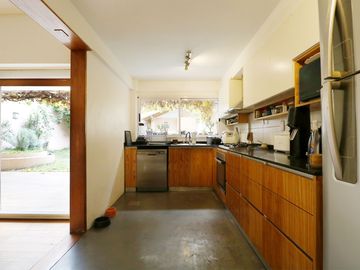 Venta Casa 5 ambientes Pileta Parque Chacabuco
