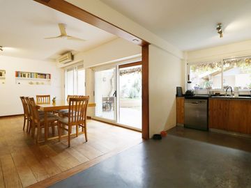 Venta Casa 5 ambientes Pileta Parque Chacabuco