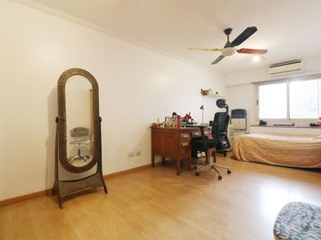 Venta Casa 5 ambientes Pileta Parque Chacabuco