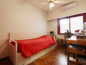 Venta Casa 5 ambientes Pileta Parque Chacabuco