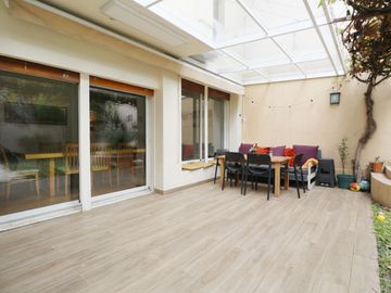Venta Casa 5 ambientes Pileta Parque Chacabuco