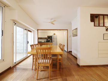 Venta Casa 5 ambientes Pileta Parque Chacabuco