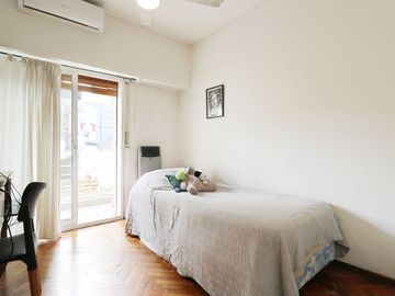 Venta Casa 5 ambientes Pileta Parque Chacabuco