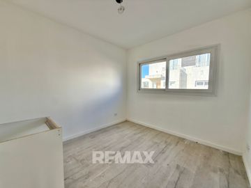 VENTA CASA DUPLEX, 3 DORM, C/JARDIN. PILAR