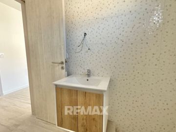 VENTA CASA DUPLEX, 3 DORM, C/JARDIN. PILAR