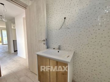 VENTA CASA DUPLEX, 3 DORM, C/JARDIN. PILAR