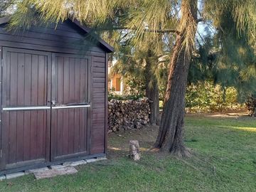 Venta Casa 4 Amb c/Pileta, Lote 1500m² Lujan