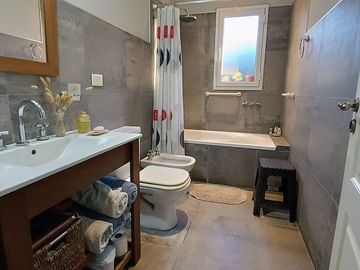 Venta Casa 4 Amb c/Pileta, Lote 1500m² Lujan