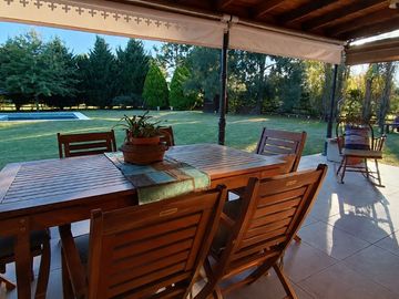 Venta Casa 4 Amb c/Pileta, Lote 1500m² Lujan