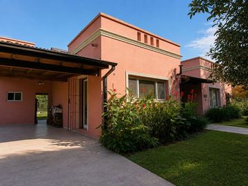 Venta Casa 4 Amb c/Pileta, Lote 1500m² Lujan