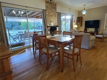 Venta Casa 4 Amb c/Pileta, Lote 1500m² Lujan