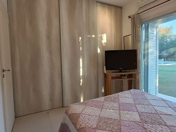 Venta Casa 4 Amb c/Pileta, Lote 1500m² Lujan