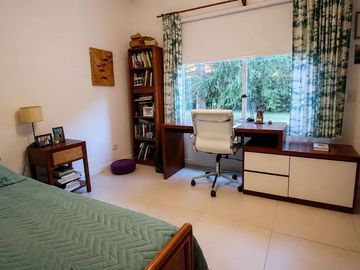 Venta Casa 4 Amb c/Pileta, Lote 1500m² Lujan