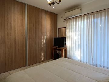 Venta Casa 4 Amb c/Pileta, Lote 1500m² Lujan