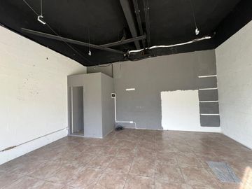 ALQUILER LOCAL COMERCIAL EN PUEBLO CAAMAÑO PILARL