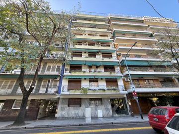 Venta Depto de Categoría 8 Amb. PLAZA MISERICORDIA