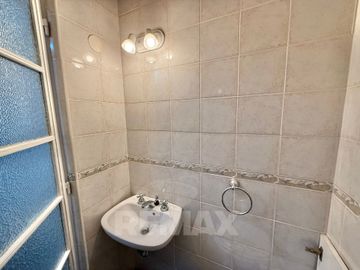 Venta Depto de Categoría 8 Amb. PLAZA MISERICORDIA