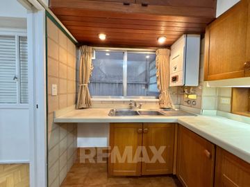 Venta Depto de Categoría 8 Amb. PLAZA MISERICORDIA