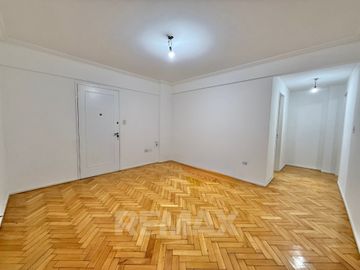 Venta Depto de Categoría 8 Amb. PLAZA MISERICORDIA