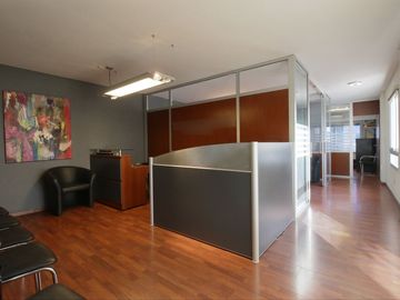 ALQUILER OFICINA 3 DESPACHOS AMOBLADA CALLAO 420