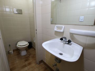 ALQUILER OFICINA 3 DESPACHOS AMOBLADA CALLAO 420