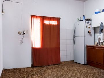 CASA EN VENTA TRES DORMITORIOS COCHERA Bª PARQUE
