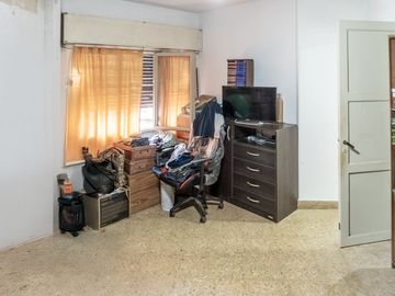 CASA EN VENTA TRES DORMITORIOS COCHERA Bª PARQUE