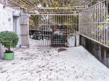 CASA EN VENTA TRES DORMITORIOS COCHERA Bª PARQUE
