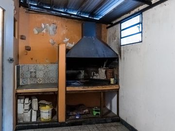 CASA EN VENTA TRES DORMITORIOS COCHERA Bª PARQUE