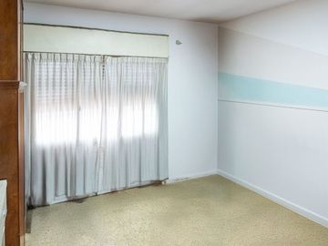 CASA EN VENTA TRES DORMITORIOS COCHERA Bª PARQUE