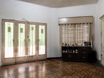 CASA EN VENTA TRES DORMITORIOS COCHERA Bª PARQUE
