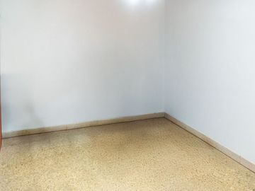 CASA EN VENTA TRES DORMITORIOS COCHERA Bª PARQUE