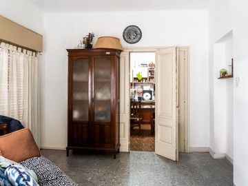 CASA EN VENTA TRES DORMITORIOS COCHERA Bª PARQUE