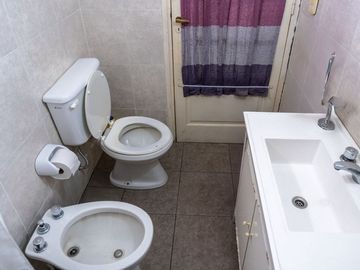 CASA EN VENTA TRES DORMITORIOS COCHERA Bª PARQUE