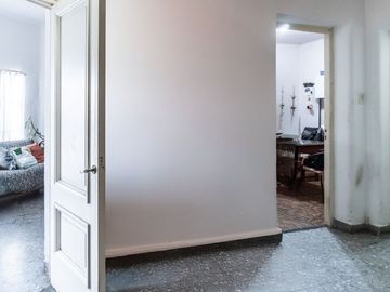 CASA EN VENTA TRES DORMITORIOS COCHERA Bª PARQUE