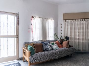 CASA EN VENTA TRES DORMITORIOS COCHERA Bª PARQUE