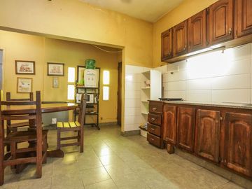 VENTA - Casa 5 Amb Cochera y Jardin - LA HORQUETA