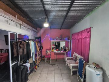 Casa 2 dormitorios con patio  barrio azcuenaga