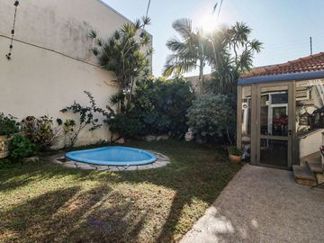 CASA 5 AMBIENTES CON PATIO SAN ANDRES BARRIO GOLF