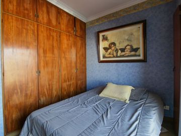 CASA 5 AMBIENTES CON PATIO SAN ANDRES BARRIO GOLF