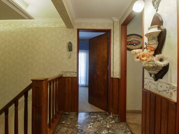 CASA 5 AMBIENTES CON PATIO SAN ANDRES BARRIO GOLF