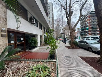 Consultorio - Estudio - en PB Apto Profesional