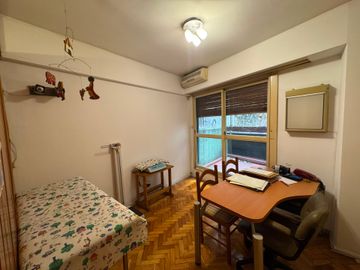 Consultorio - Estudio - en PB Apto Profesional