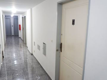 Monoambiente tranquilo en edificio con amenities