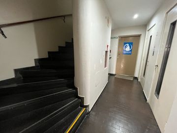Alquiler oficina reciclada y muy luminosa