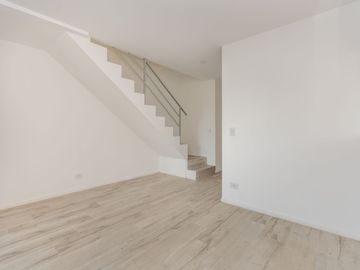 VENTA DEPARTAMENTO DUPLEX CON JARDIN CHIC VILLAGE