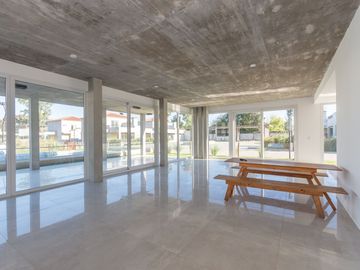 VENTA DEPARTAMENTO DUPLEX CON JARDIN CHIC VILLAGE